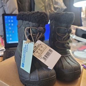 Kids winter boots